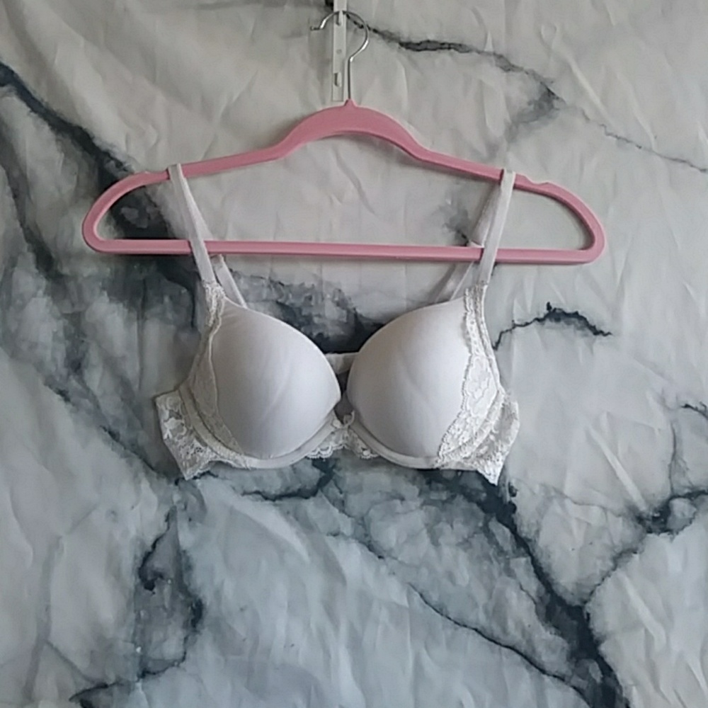 34B VS Underwire Lacey Pushup Bra😍